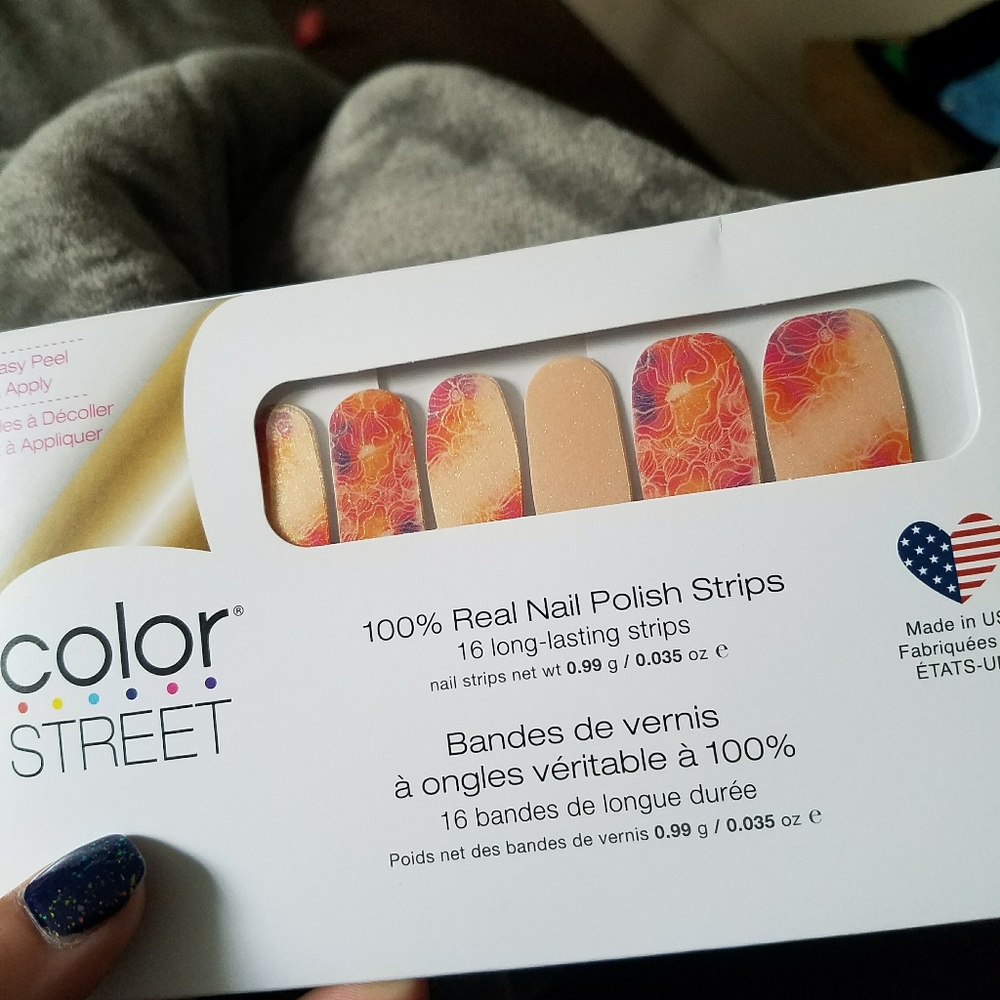 Colorstreet